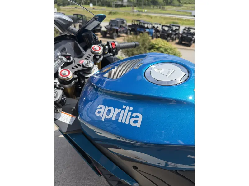 Aprilia RSV4 1100 - Stingray Blue 2027
