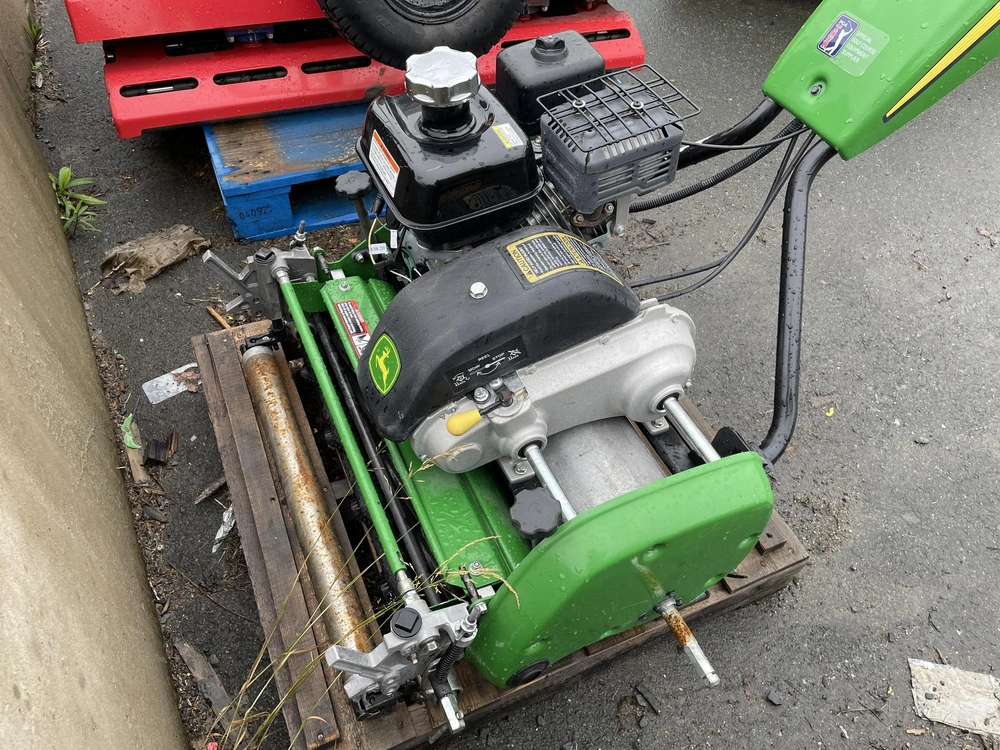 2022 John Deere 220sl alt