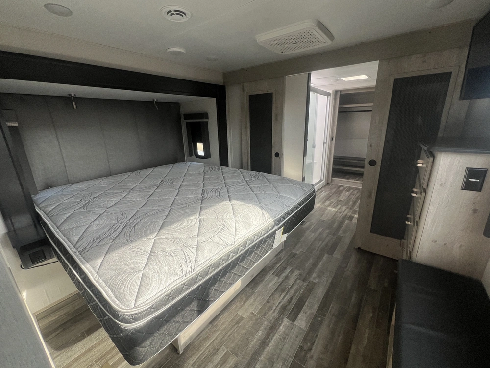 2022 Keystone Rv Alpine 3910rk alt