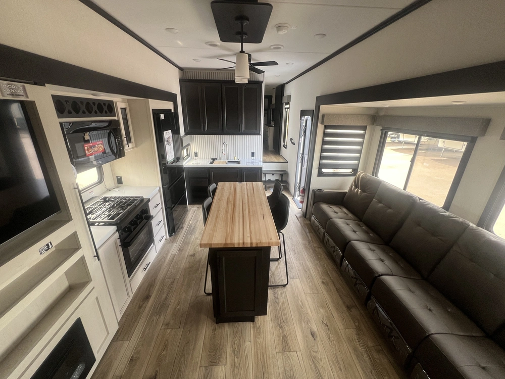 2025 Forest River Sabre 36dbb alt