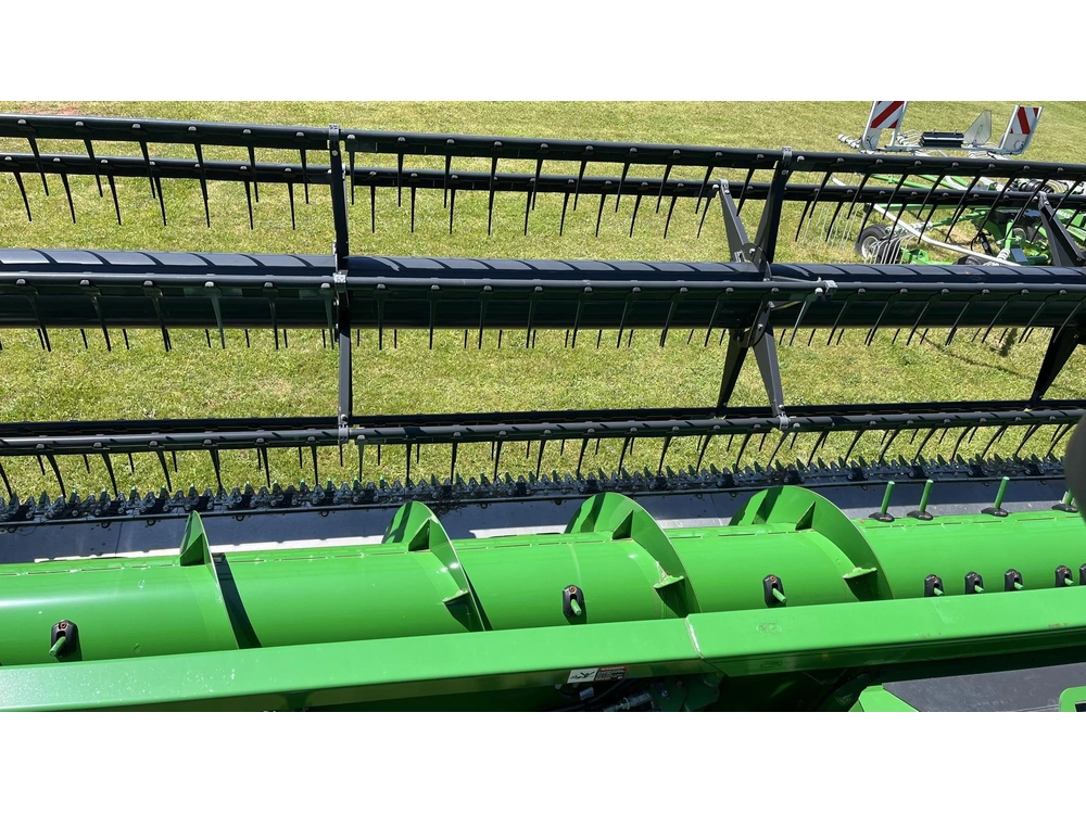 2023 John Deere 635f alt