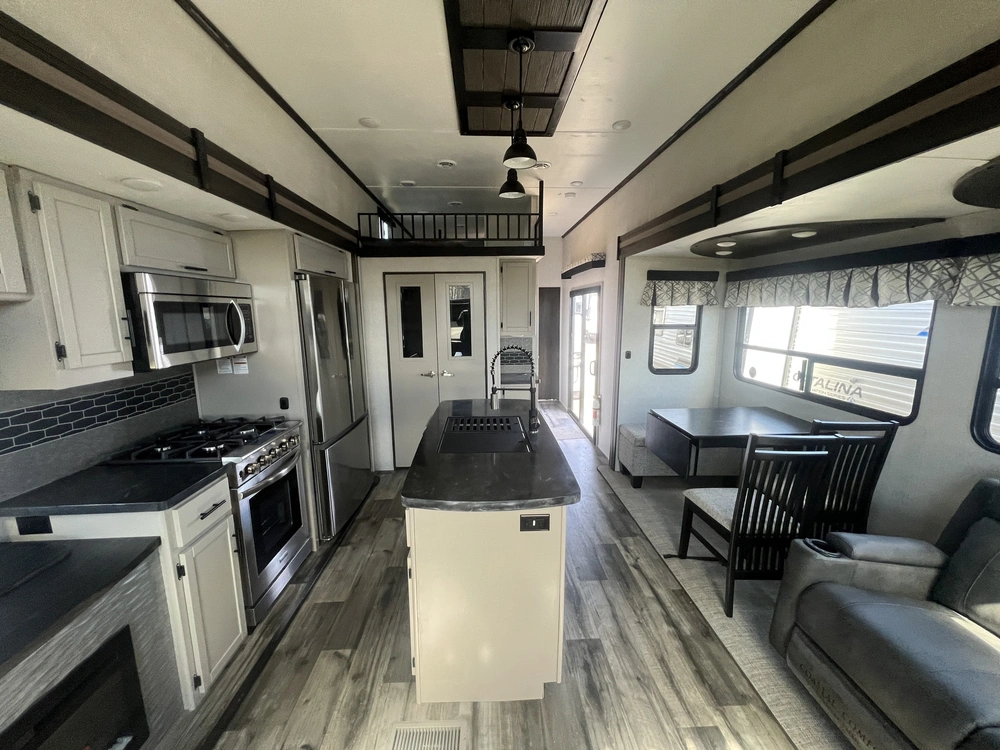 2022 Keystone Rv Hampton 375 Dbl alt
