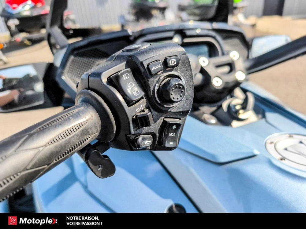 2021 Can-am F3t Limited alt