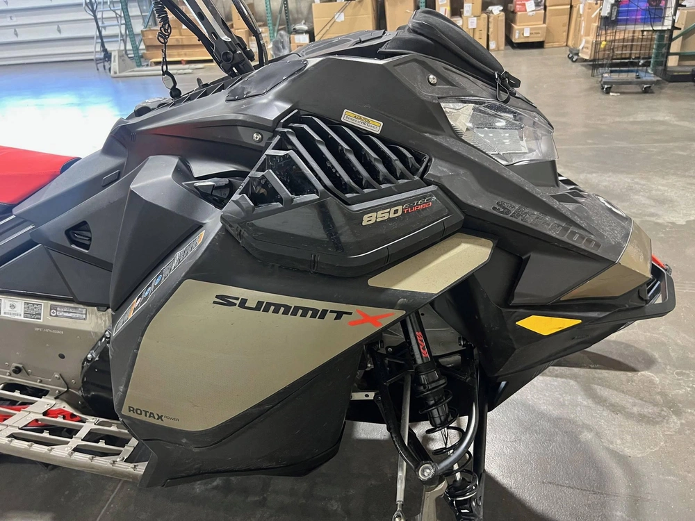 2022 Ski-doo Summit X W/ Expert Package 165 850 Turbo alt