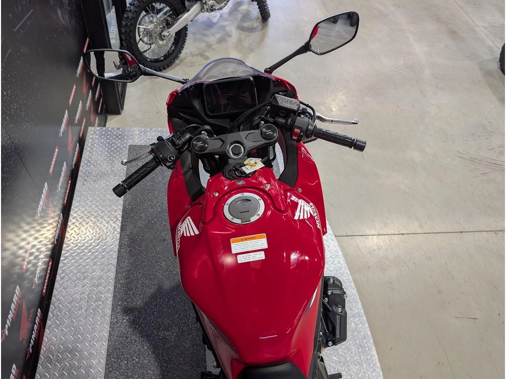 Honda Cbr650r E-cltch 2026 alt