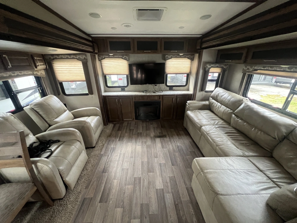 2017 Keystone Rv Cougar 29 Res alt