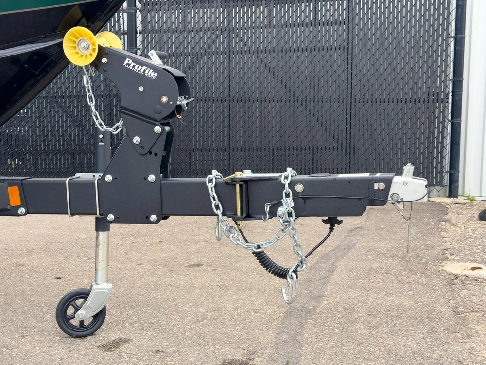 2025 Lund 1875 Impact Xs alt