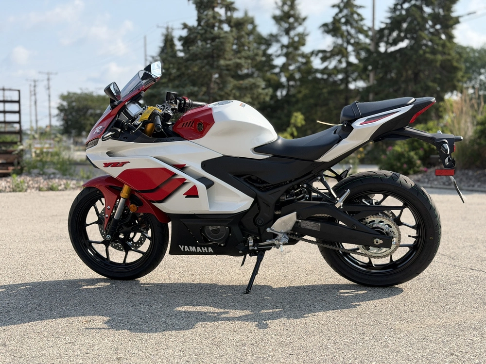 2026 Yamaha Yzf-r3 70th Anniversary Edition alt