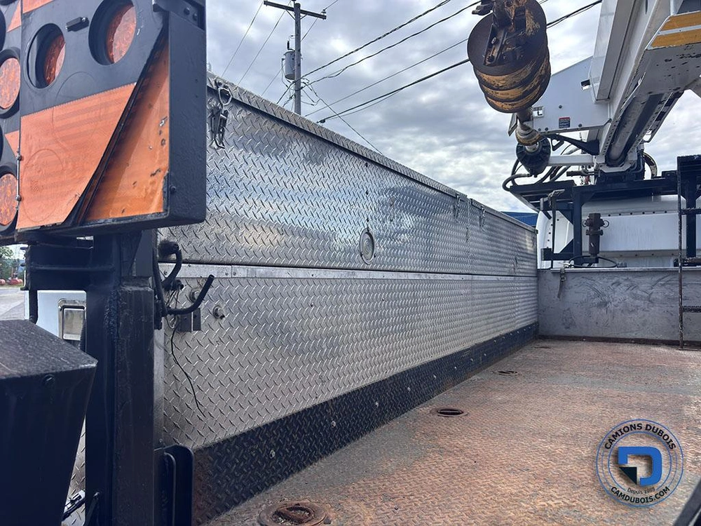 2010 Freightliner M2-106 alt