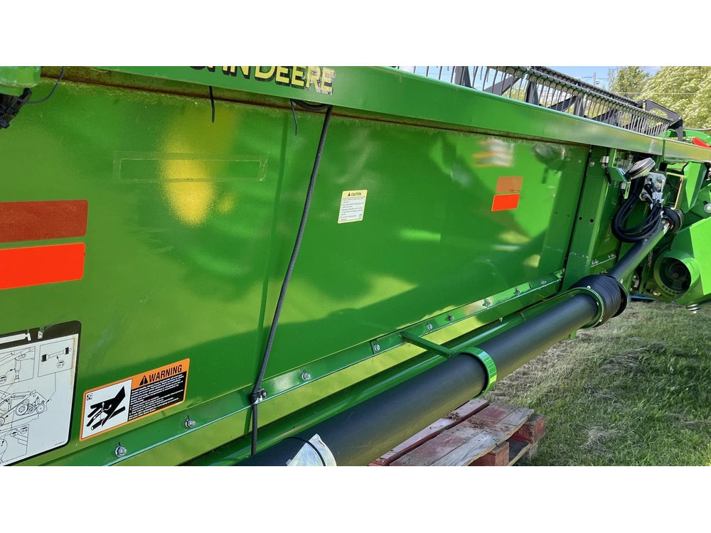 2023 John Deere 635f alt