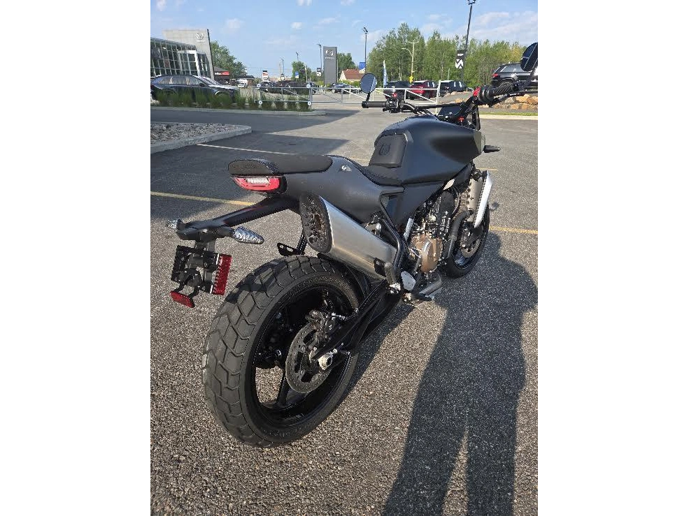 Husqvarna Svartpilen/vitpilen 801 2025 alt