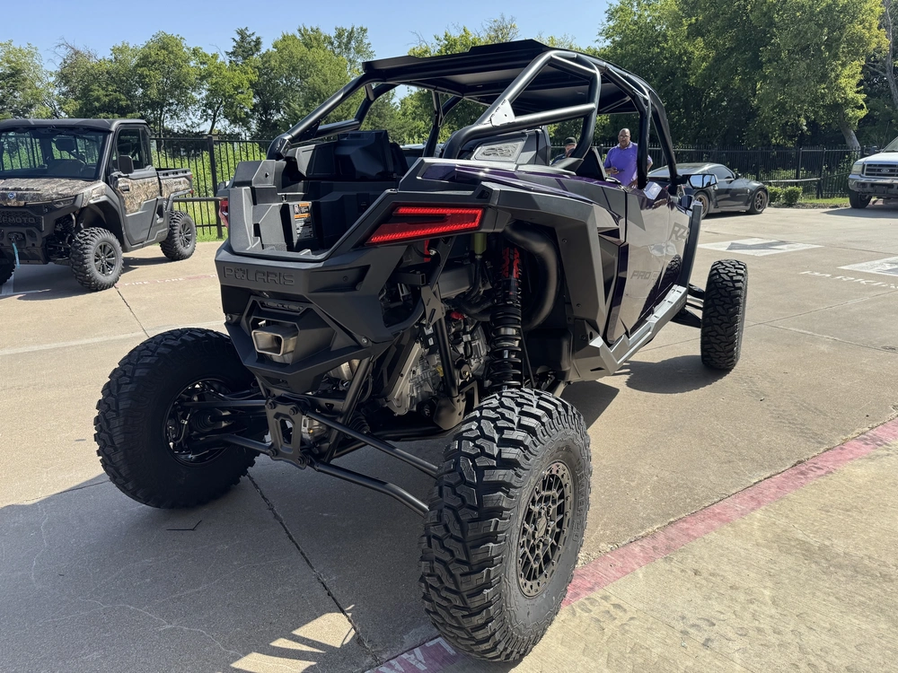 2026 Polaris Rzr Pro R 4 Ultimate alt