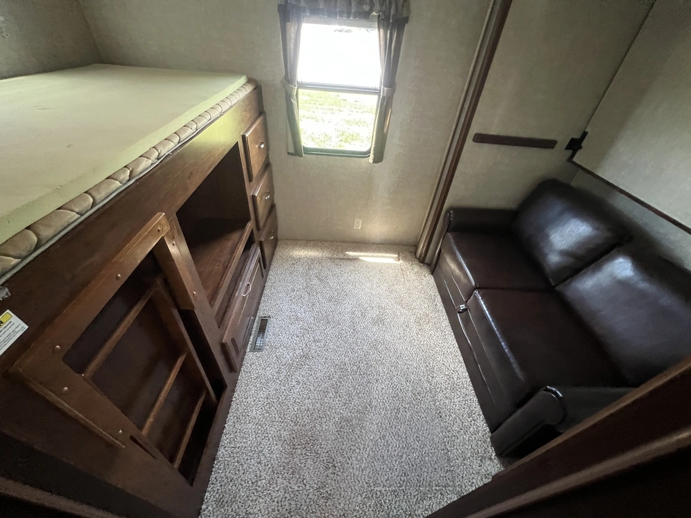2014 Keystone Rv Laredo 335tg alt