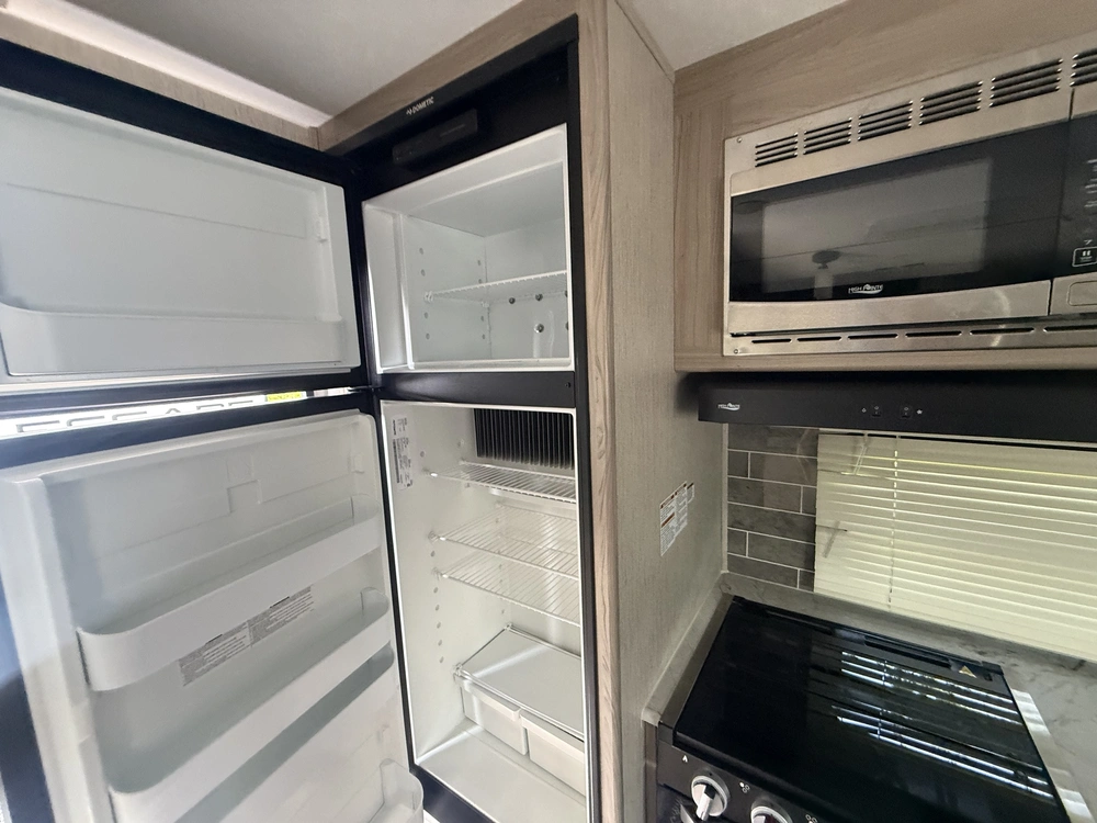 2021 Coachmen Freedom Express 246rkse alt