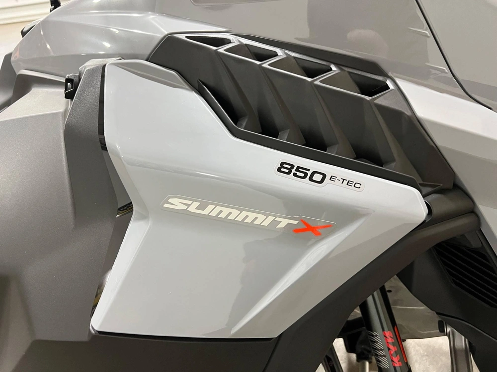 2026 Ski-doo Summit X 154 850 3" S alt
