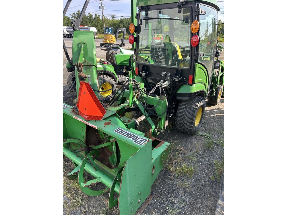 2021 John Deere 1025r alt