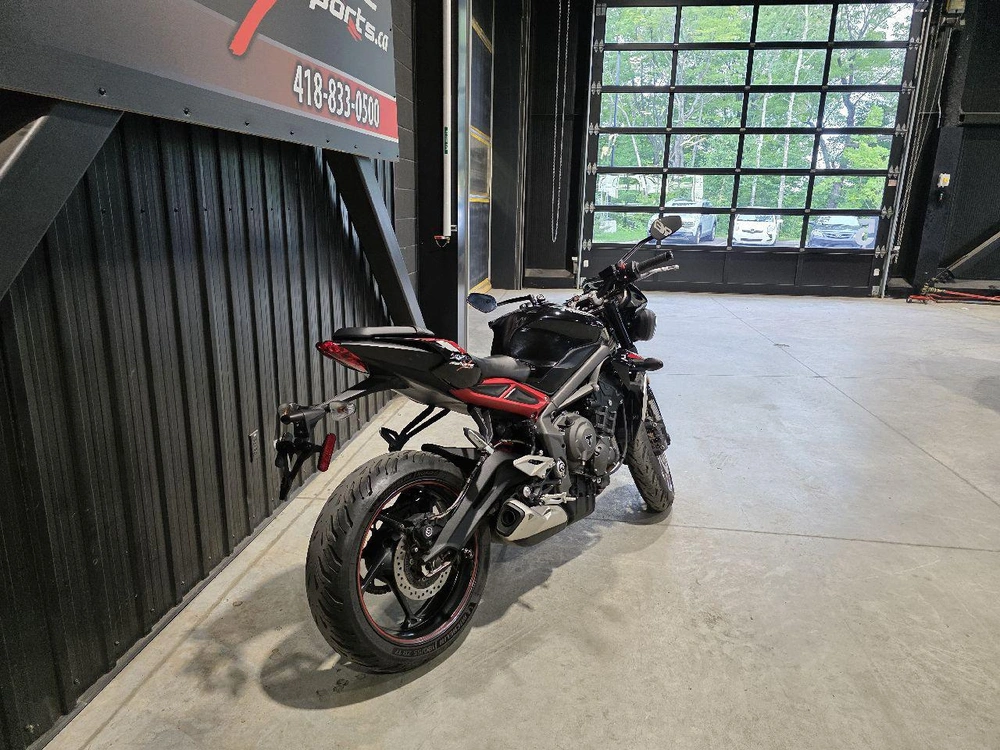 Triumph Street Triple 2020 alt
