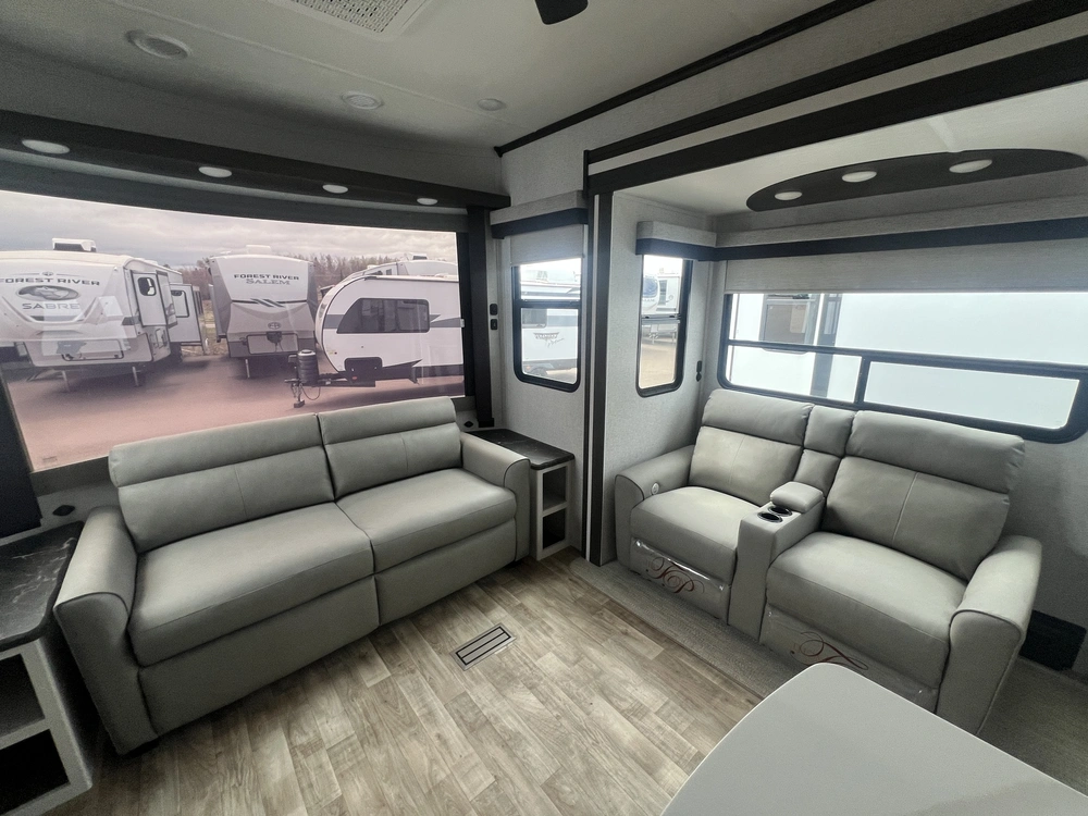 2026 Crossroads Rv Hampton 372fdb alt