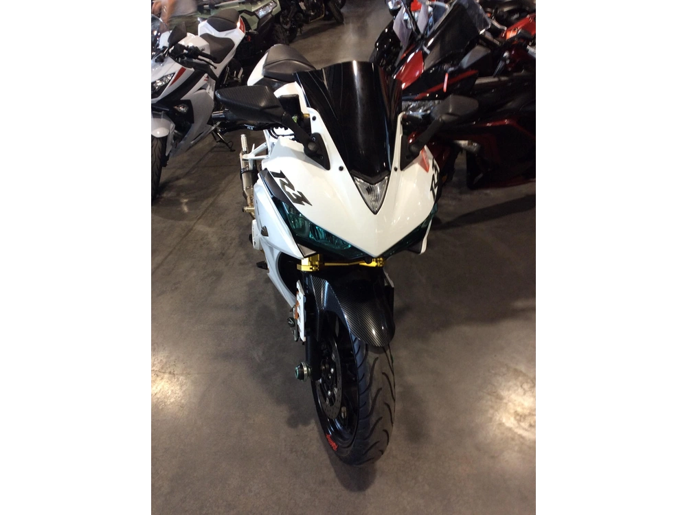Yamaha R3 2017 alt