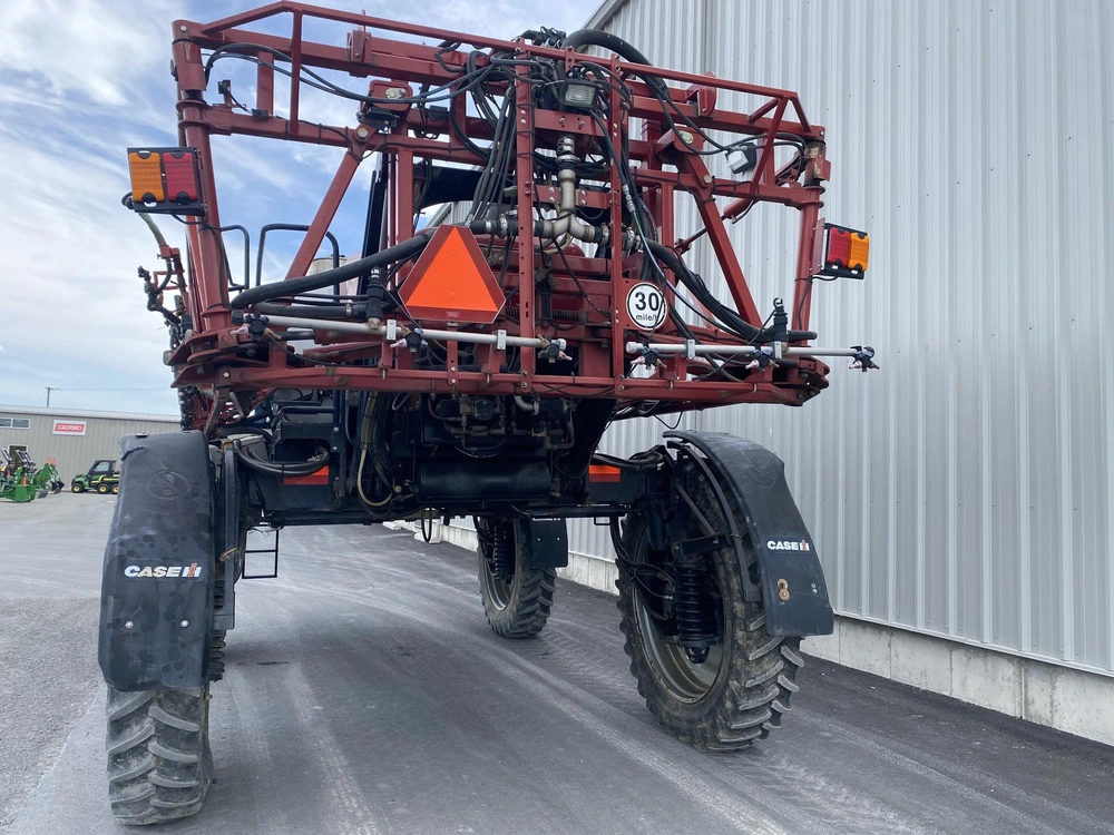 Case Ih Patriot 3330 2011 alt