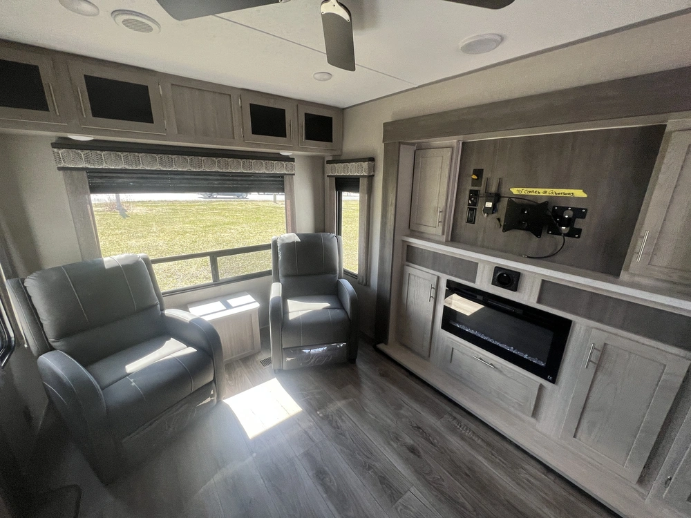 2023 Forest River Coachmen Catalina Destination 39 Rlts alt