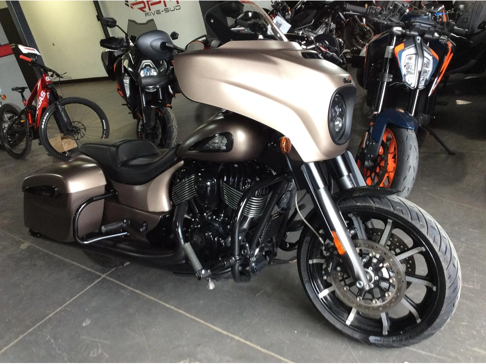 Indian Motorcycle Chief Dark Horse 2019 alt