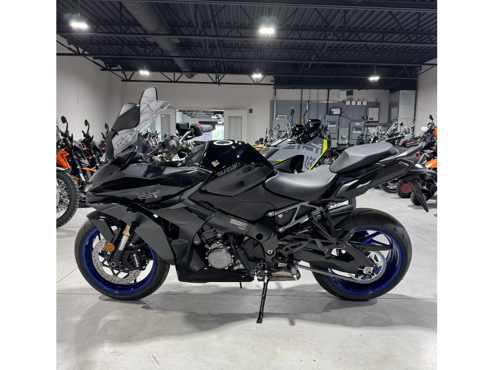 Suzuki Gsx-s1000gt 2026 alt