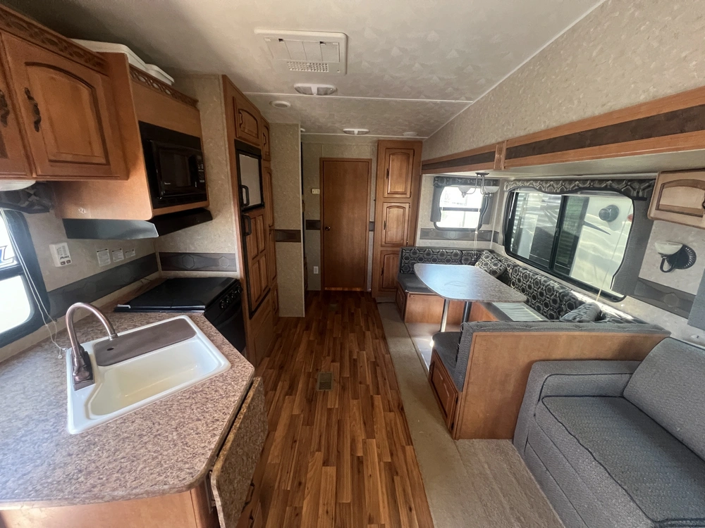 2011 Forest River Puma 259rbss alt