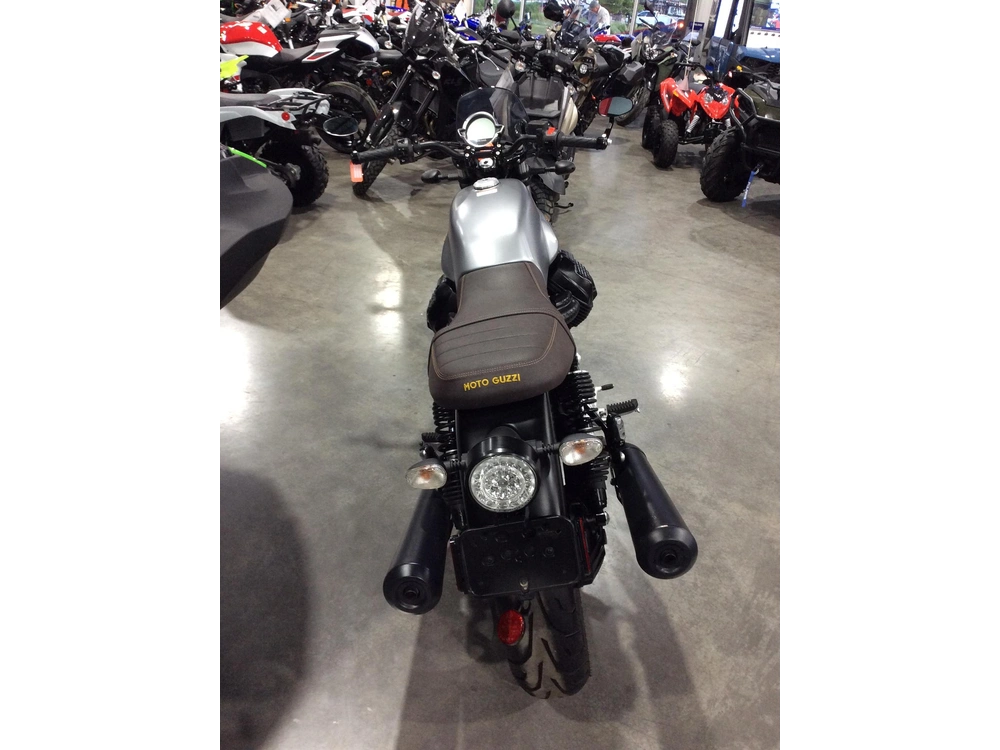 Moto Guzzi V7 Stone Abs 2022 alt