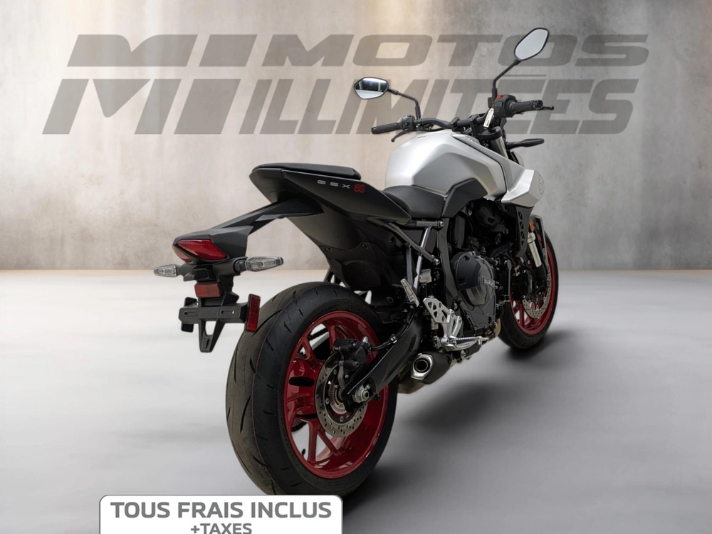 2025 Suzuki Gsx-8s alt