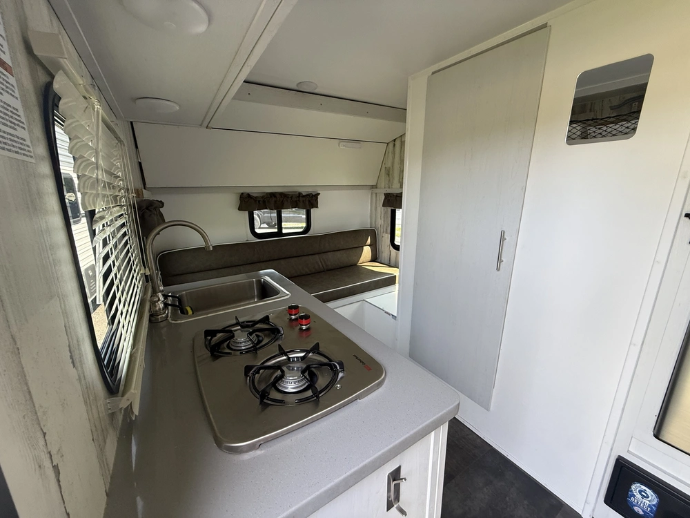 2023 Travel Lite Rove Lite 14bh alt