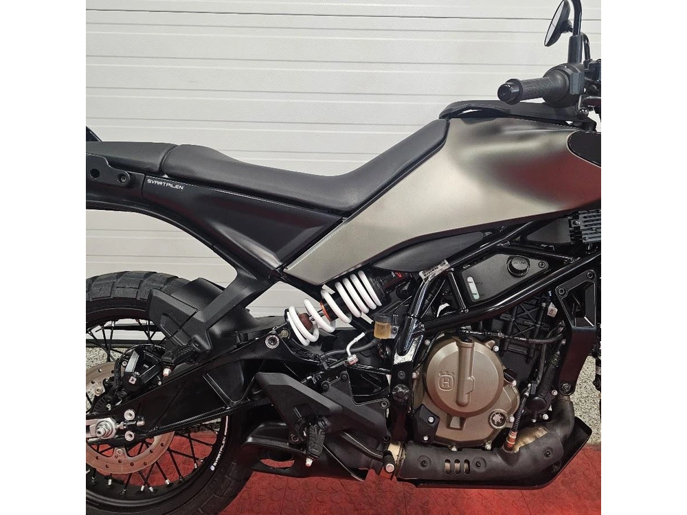 2024 Husqvarna Svartpilen 401 alt