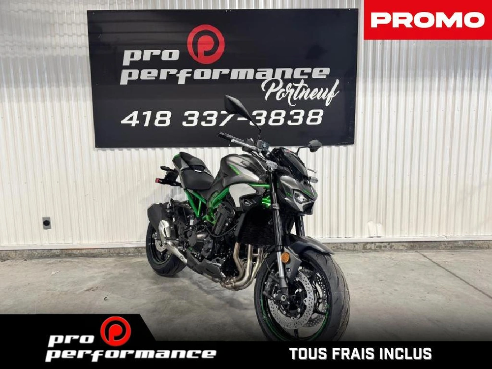 2025 Kawasaki Z900 alt