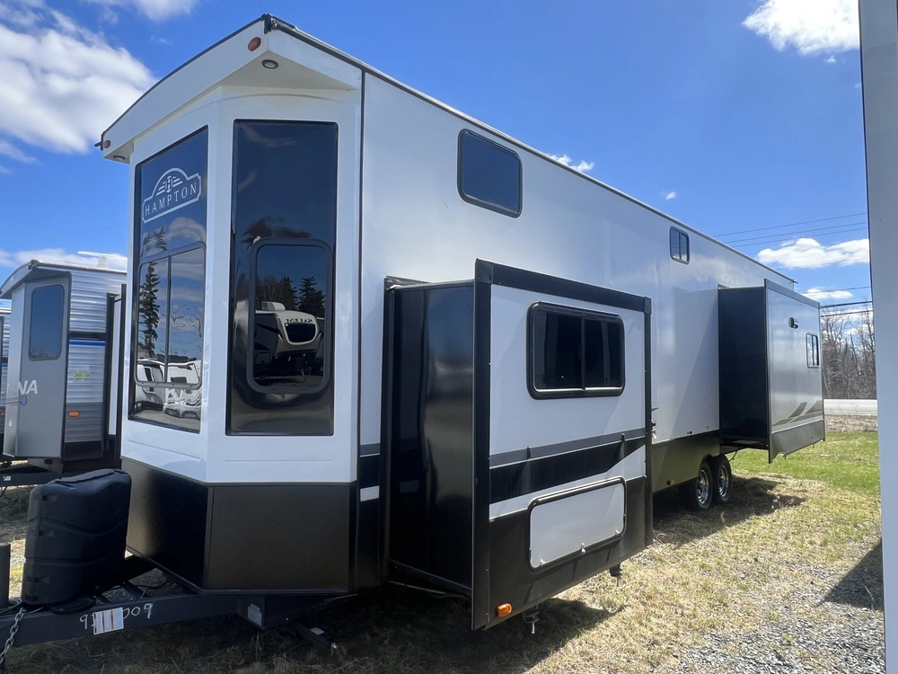 2022 Keystone Rv Hampton 375 Dbl alt