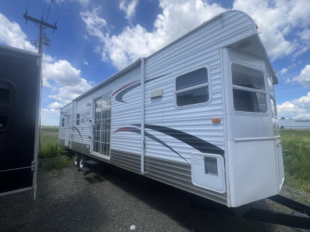 2009 Hy-line Georgian Bay 38fkd alt