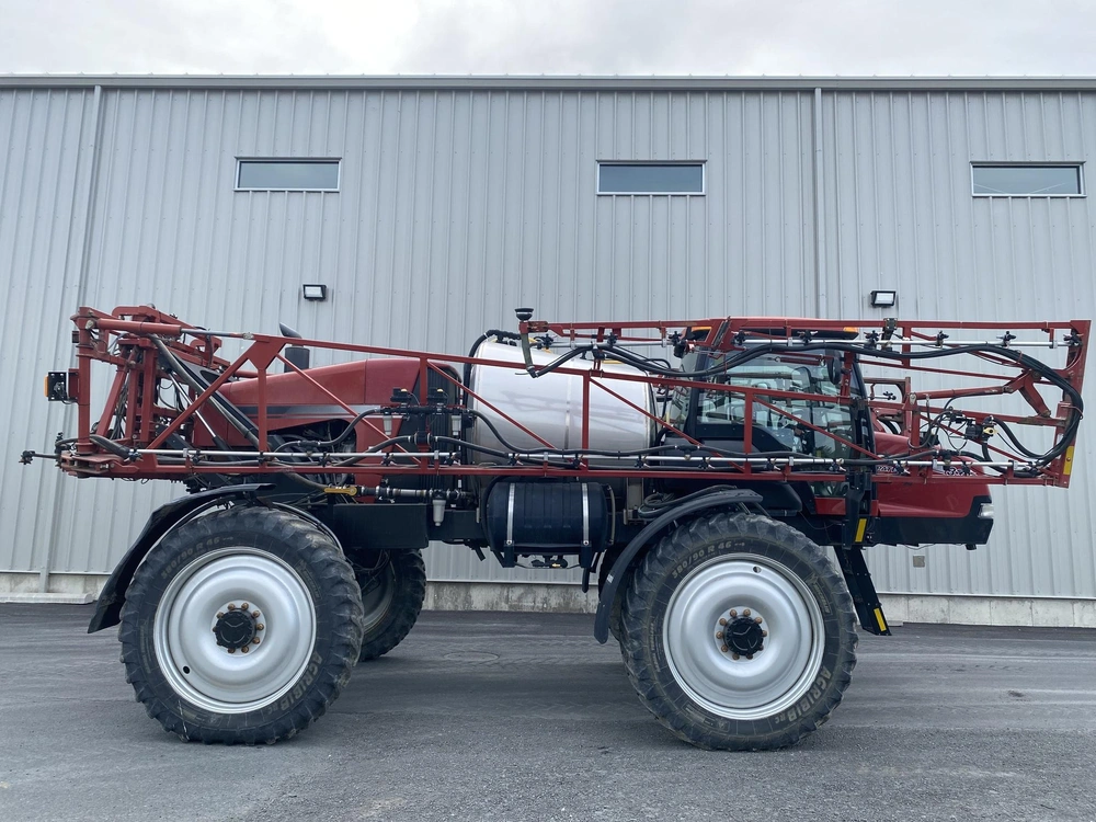 Case Ih Patriot 3330 2011 alt