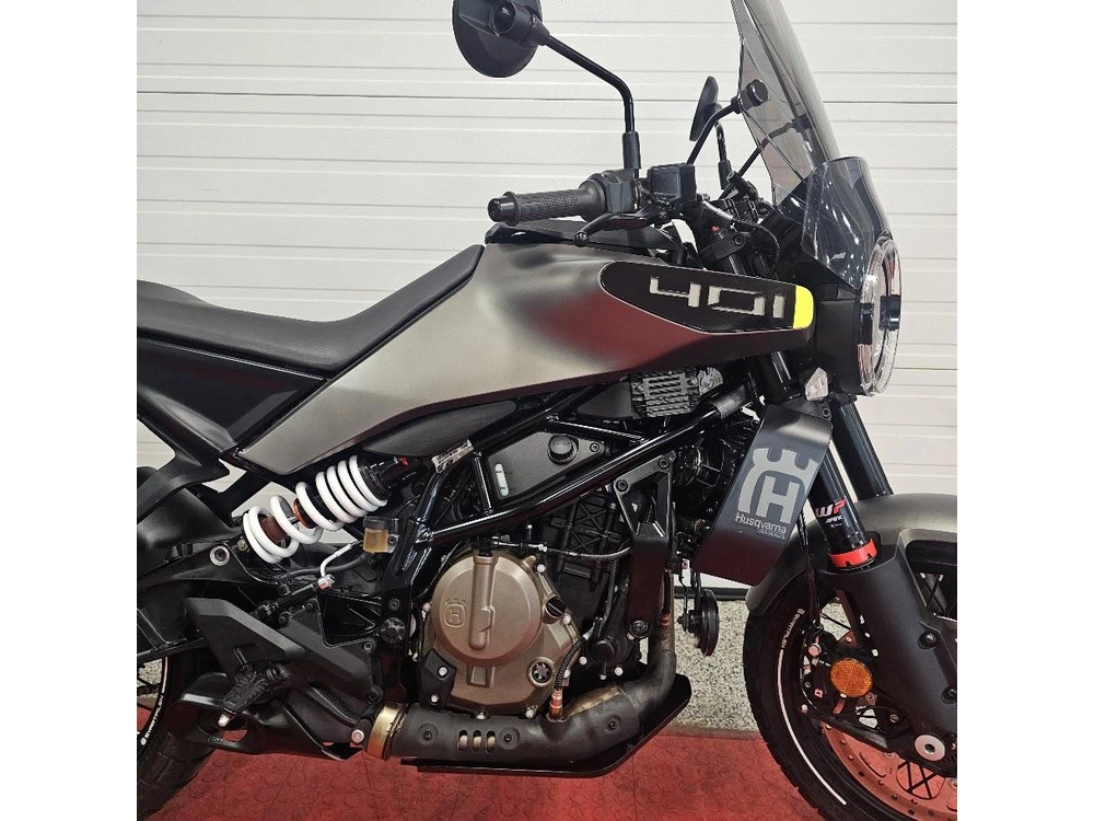 2024 Husqvarna Svartpilen 401 alt