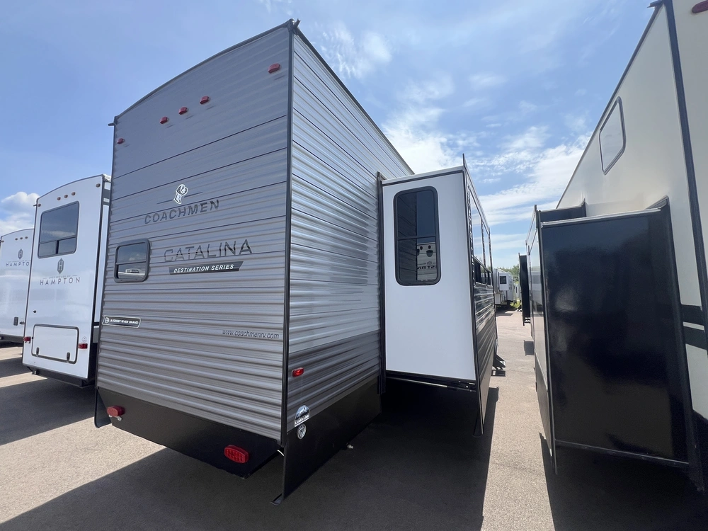 2026 Coachmen Catalina 44condo alt