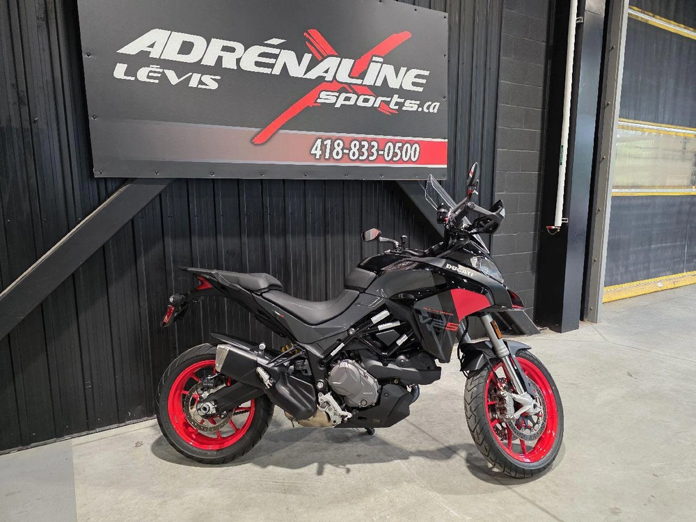 Ducati Multistrada V2s 2024 alt