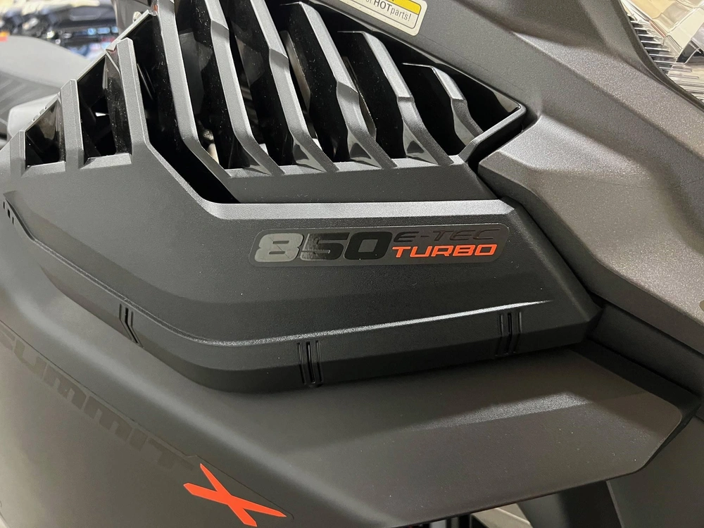2022 Ski-doo Summit X 165 850t alt