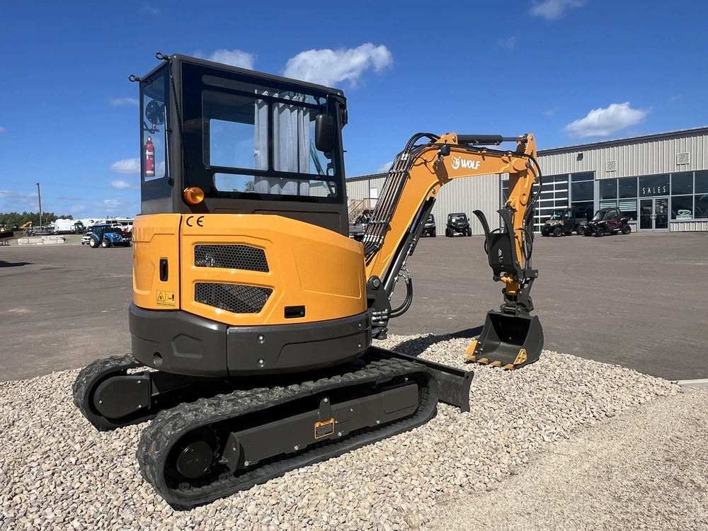 2026 Wolf We35 Cab alt