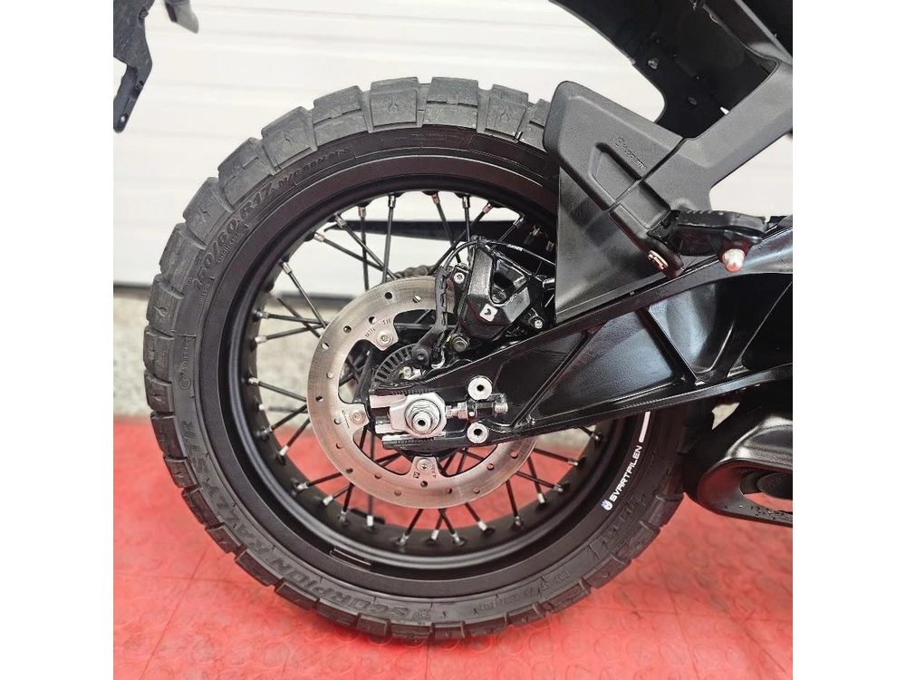 2024 Husqvarna Svartpilen 401 alt