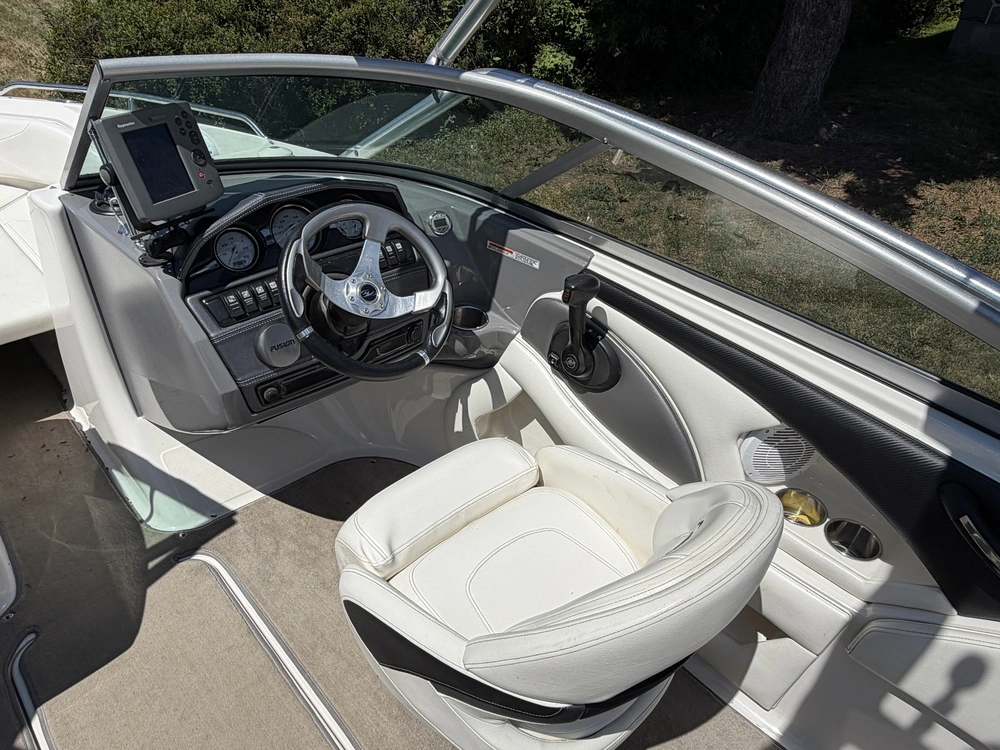 Monterey Boats 204 Sf 2012 alt