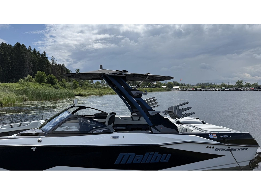 2026 Malibu 22 Lsv alt