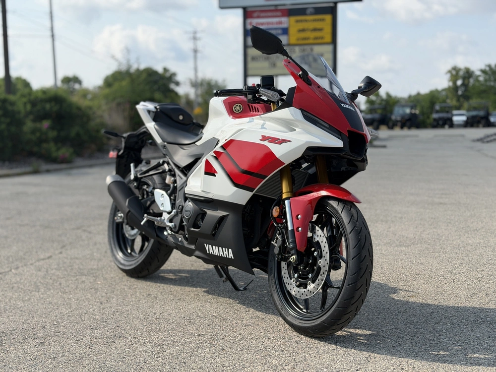 2026 Yamaha Yzf-r3 70th Anniversary Edition alt