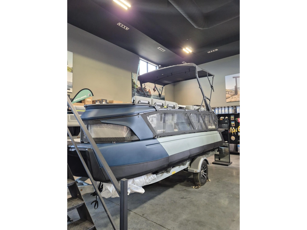 2026 Sea-doo Switch Cruise Limited 21' 300hp Harbor Blue/galvanized Trailer alt