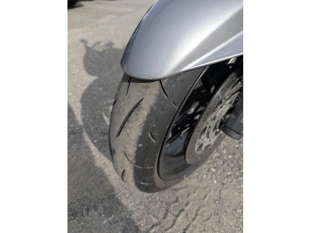 Triumph Sprint St 1050 ⚡ Moto 3 Cylindres Performance Routière 2009 alt