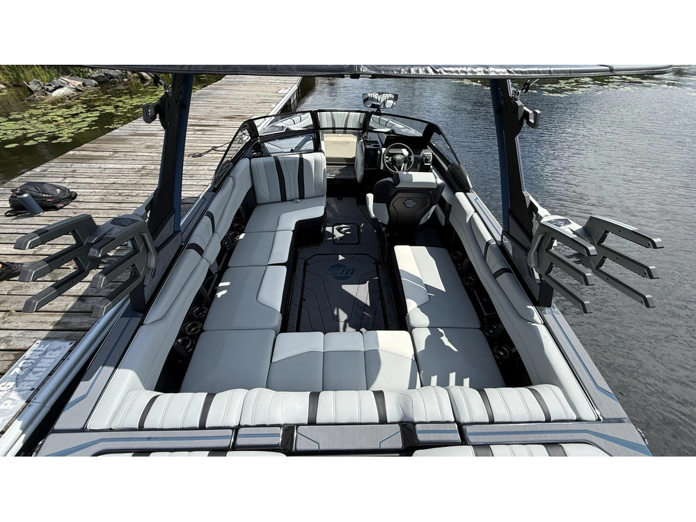 2026 Malibu 22 Lsv alt