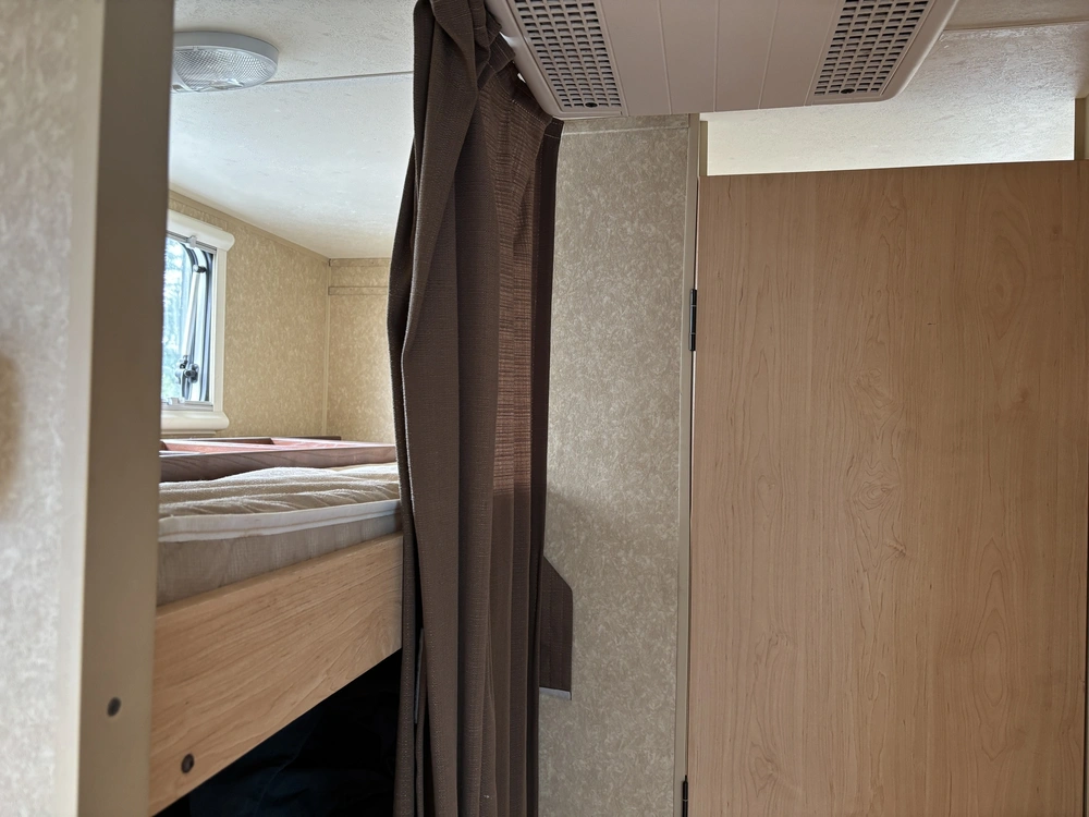 2012 Forest River Rockwood 185 alt