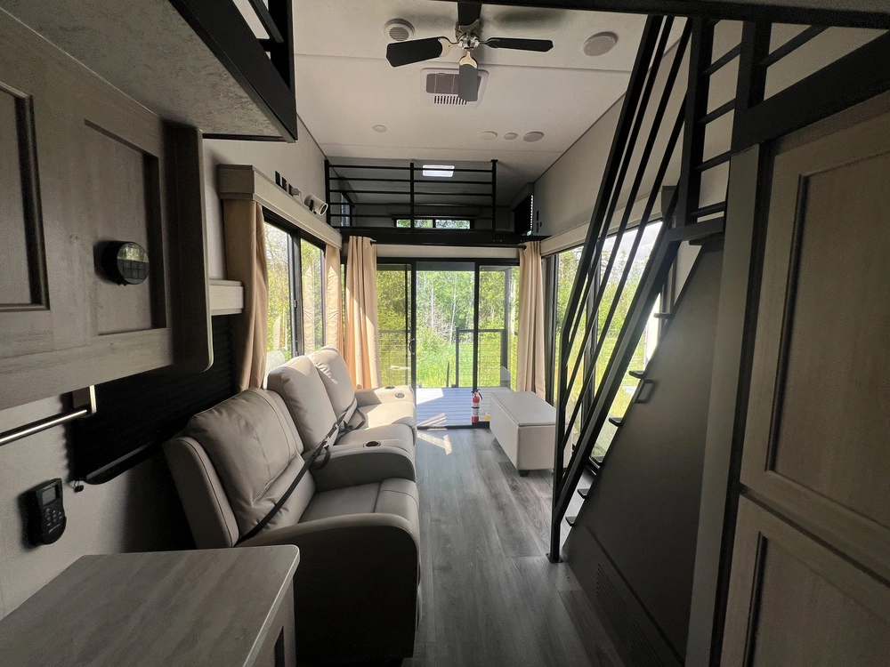 2025 Forest River Coachman Catalina Destination 18 Rdl alt
